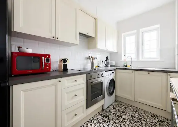 Pass The Keys Spacious And Central 2 Bedroom Flat In Chelsea