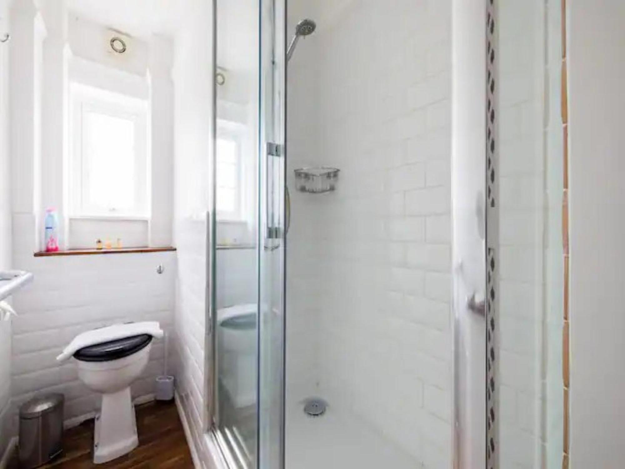 Pass The Keys Spacious And 2 Bedroom Flat In Chelsea Appartamento Londra